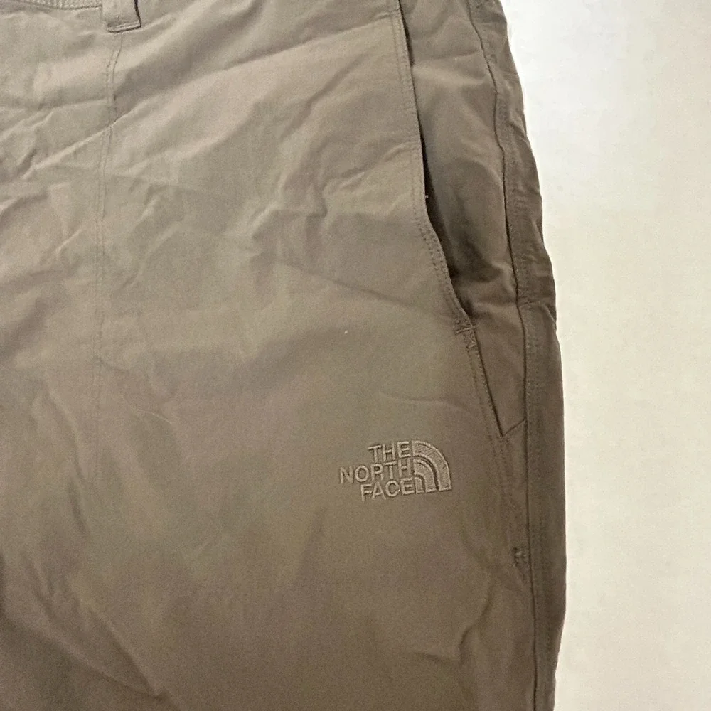 The North Face Chino Short Mens 38 Brown‎ Hiking Camping Flat Front Belt Loops